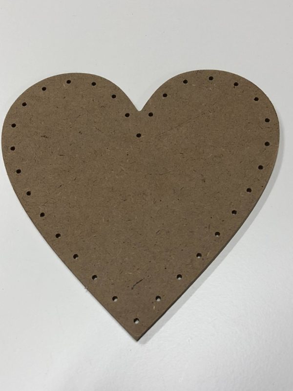 FOND COEUR MDF 26X23CM EPAISS. 4MM